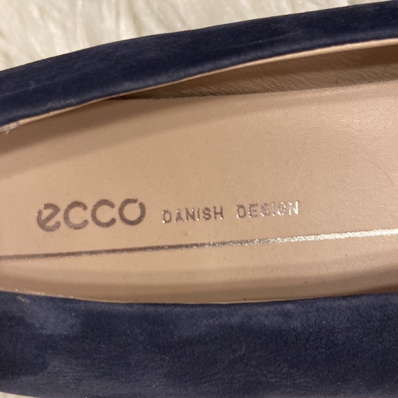 Ecco Blue Suede Flats Sleek Minimalist Design size US 6 BNWOT see photos - Picture 2 of 12